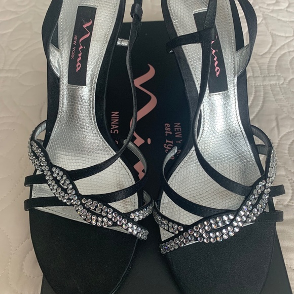 EUC - NINA BLACK SATIN DRESS SANDALS -6.5M - Picture 1 of 7